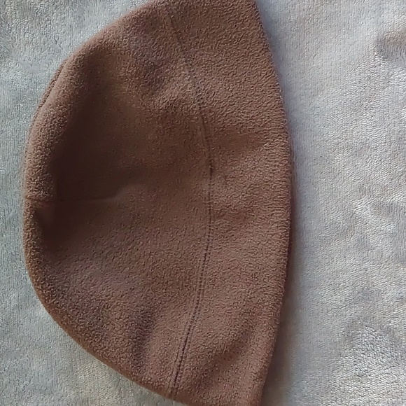 Old Navy beanie 3 pack/ Black/Brown/Navy - Picture 4 of 5